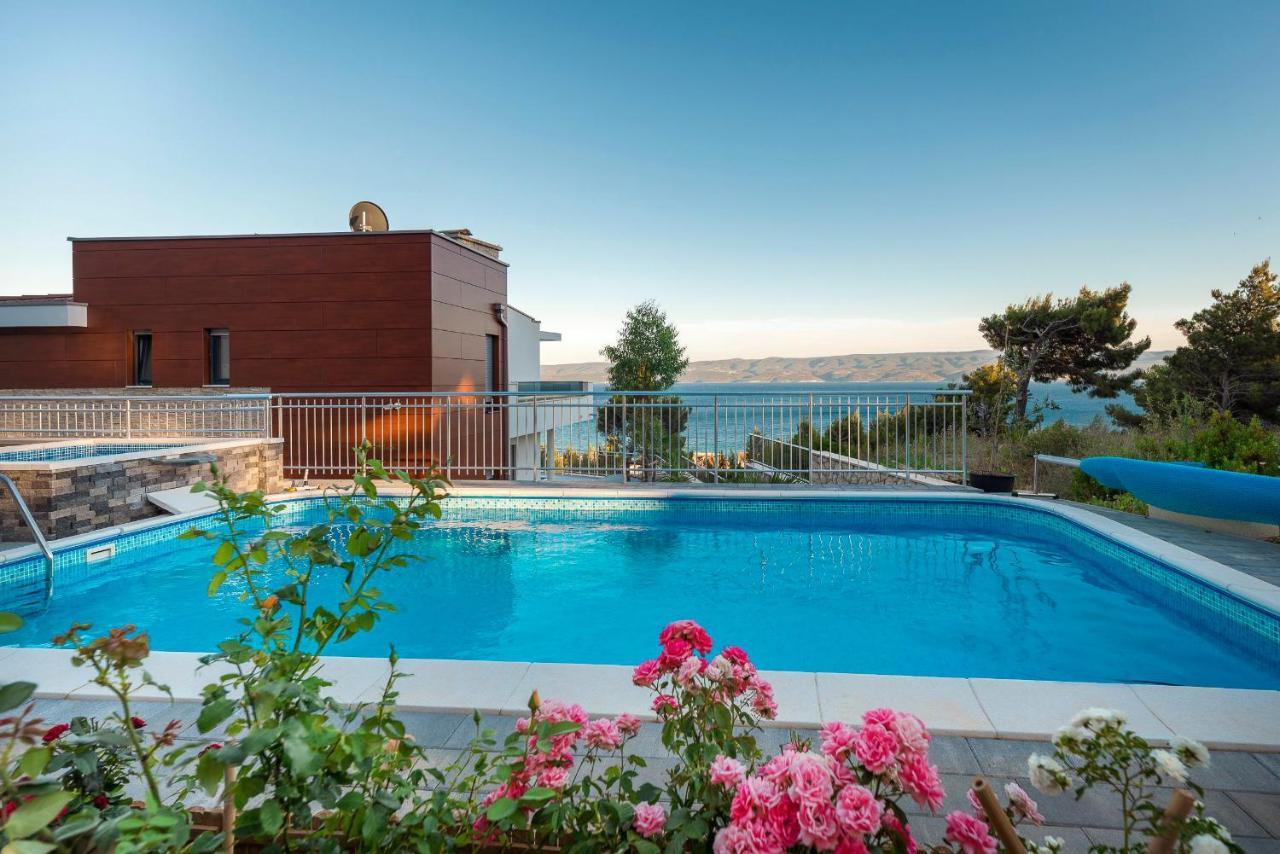 Villa Sara With Sea View And Private Heated Pool 오미스 외부 사진