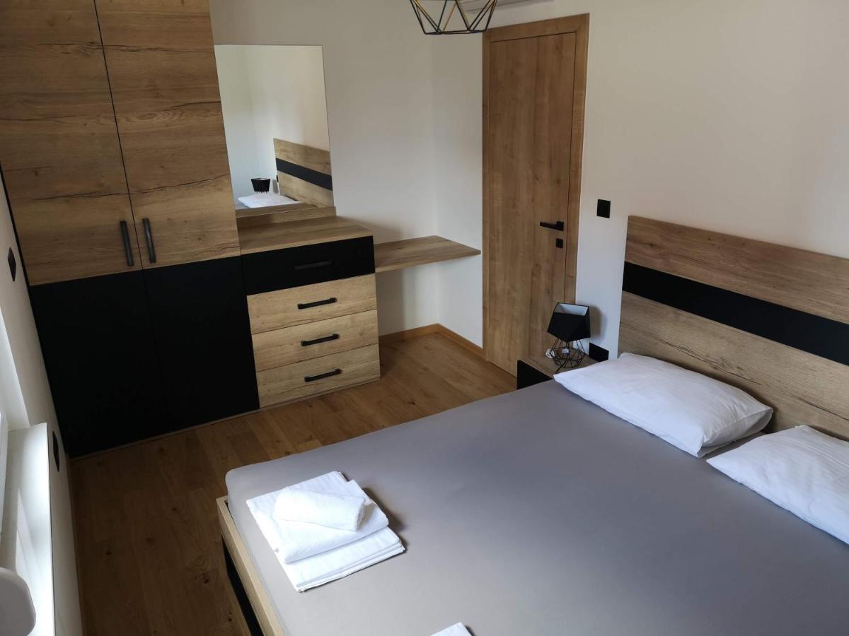 Villa Sara With Sea View And Private Heated Pool 오미스 외부 사진